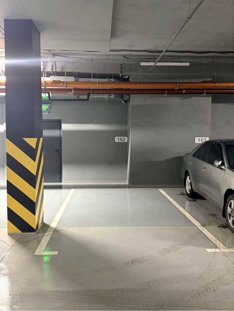 1867606851902869