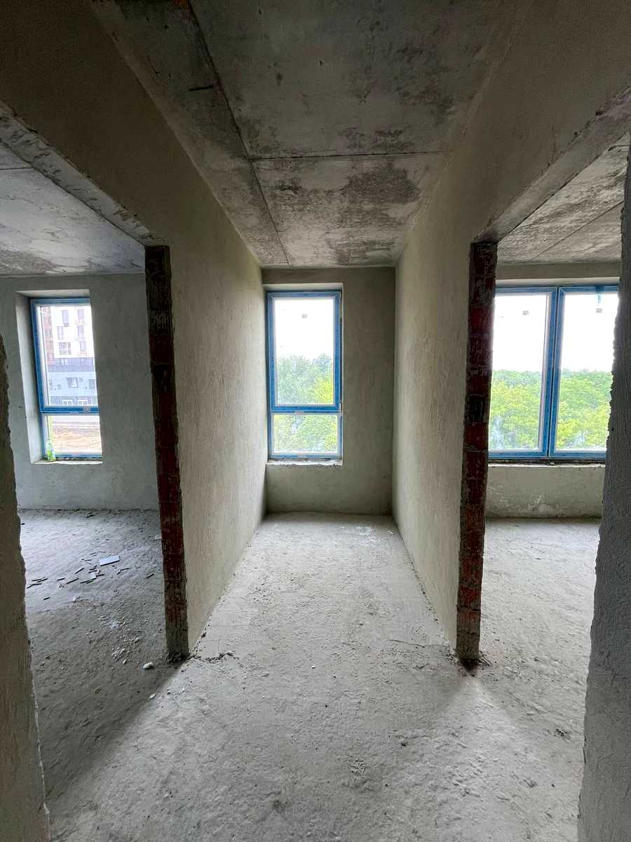 1867608436433214