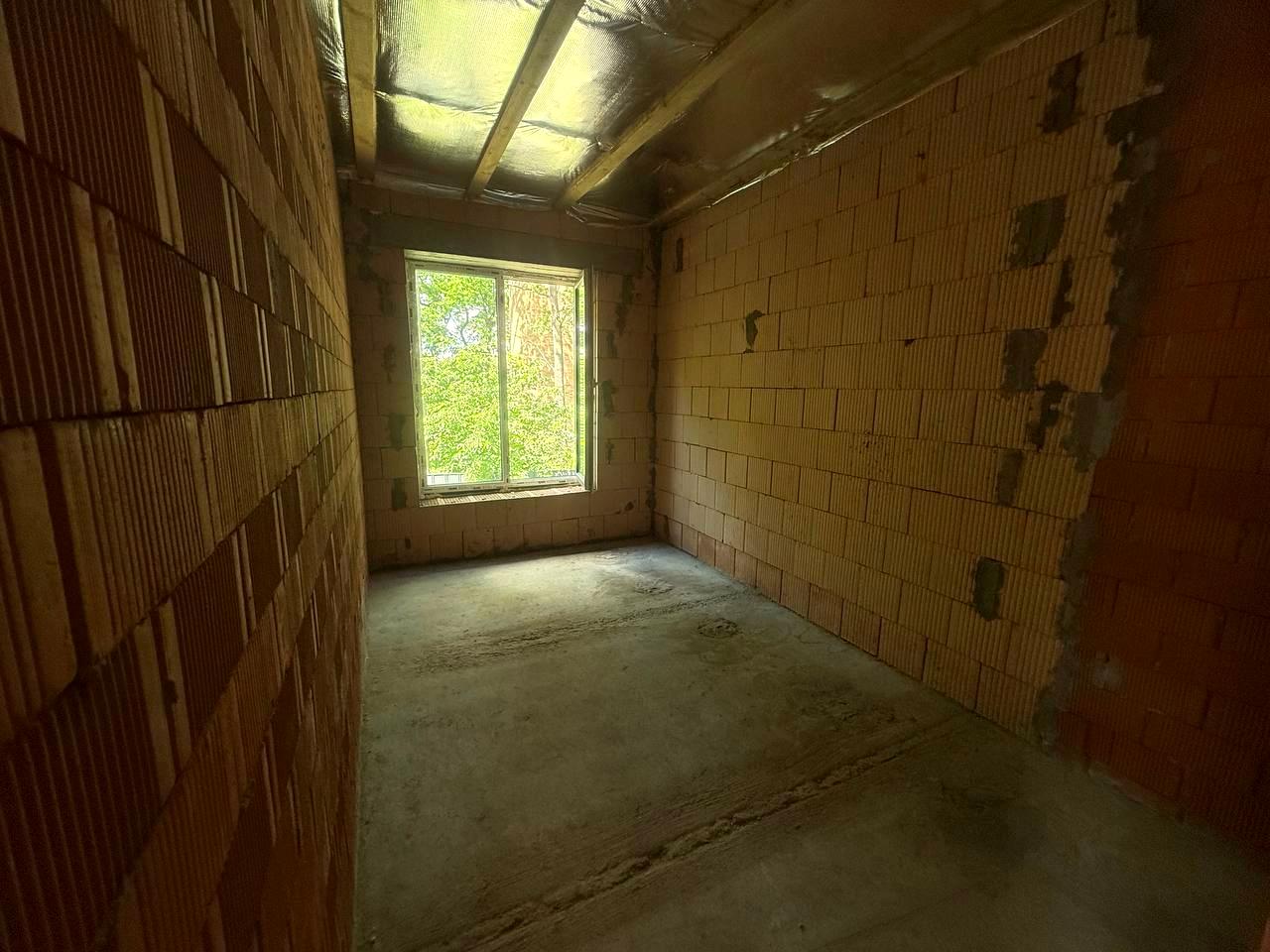 1867611943564993