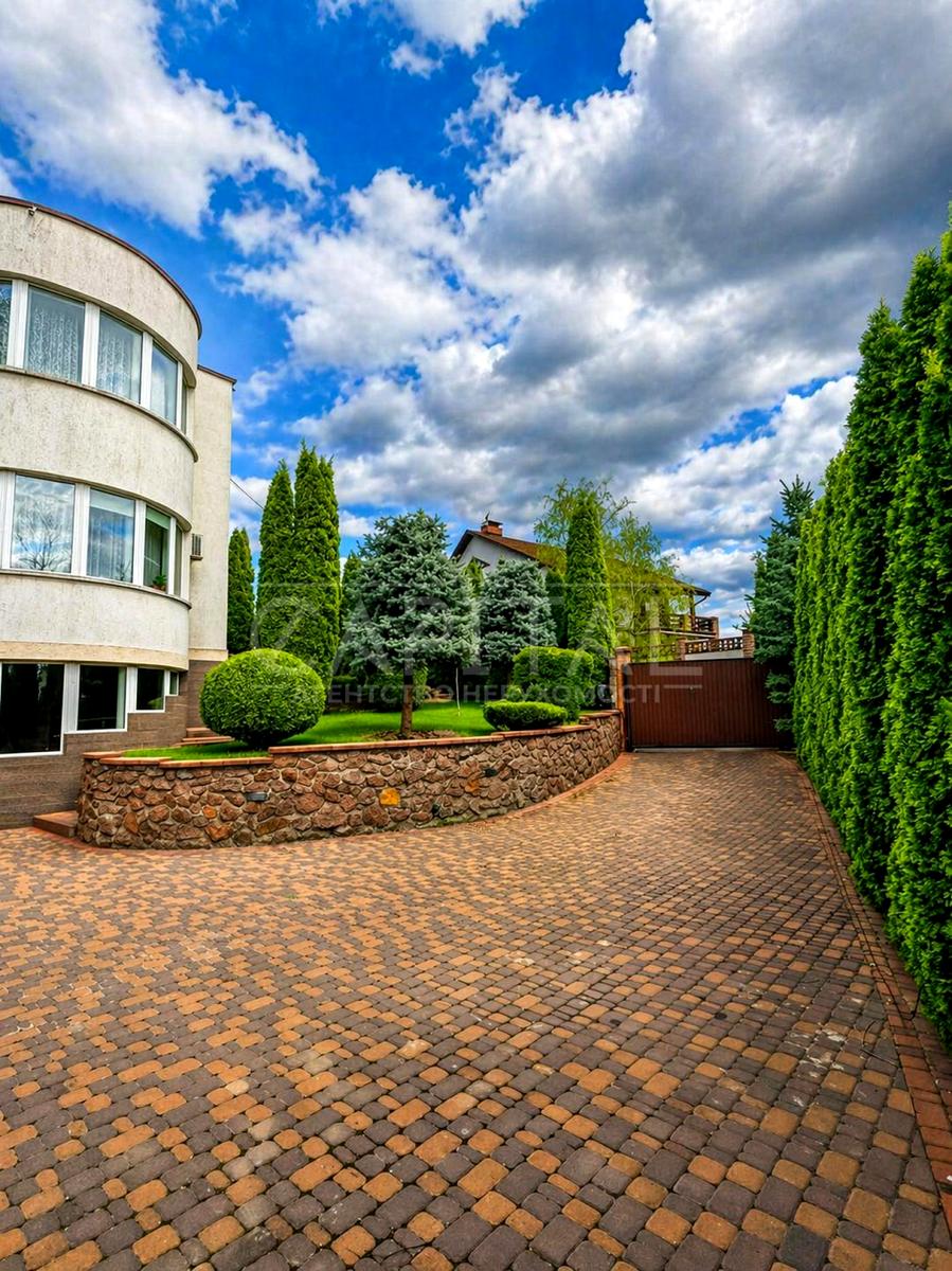 1867612936419093