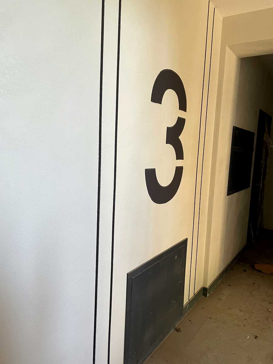 1867619419874977