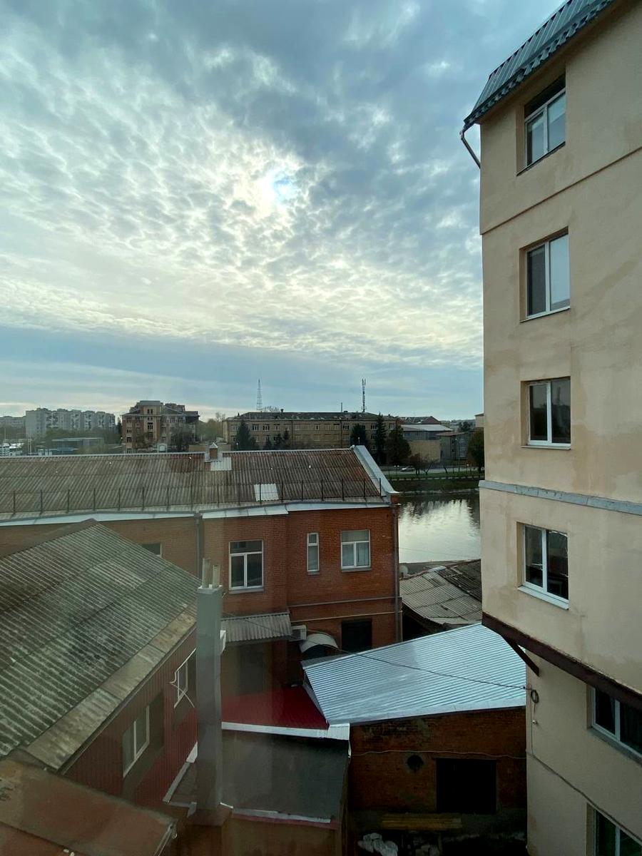 1867622675998992