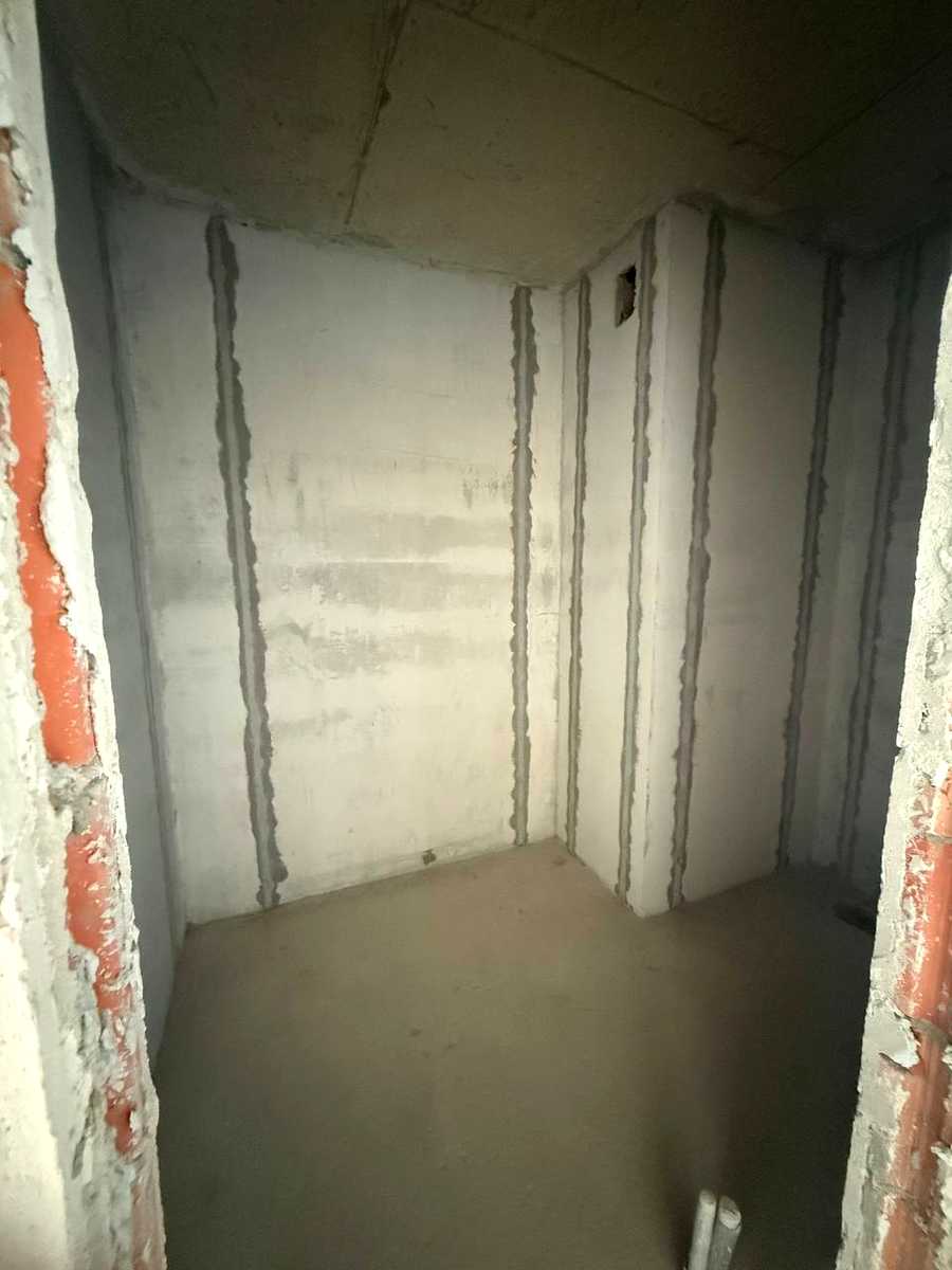 1867685562502576
