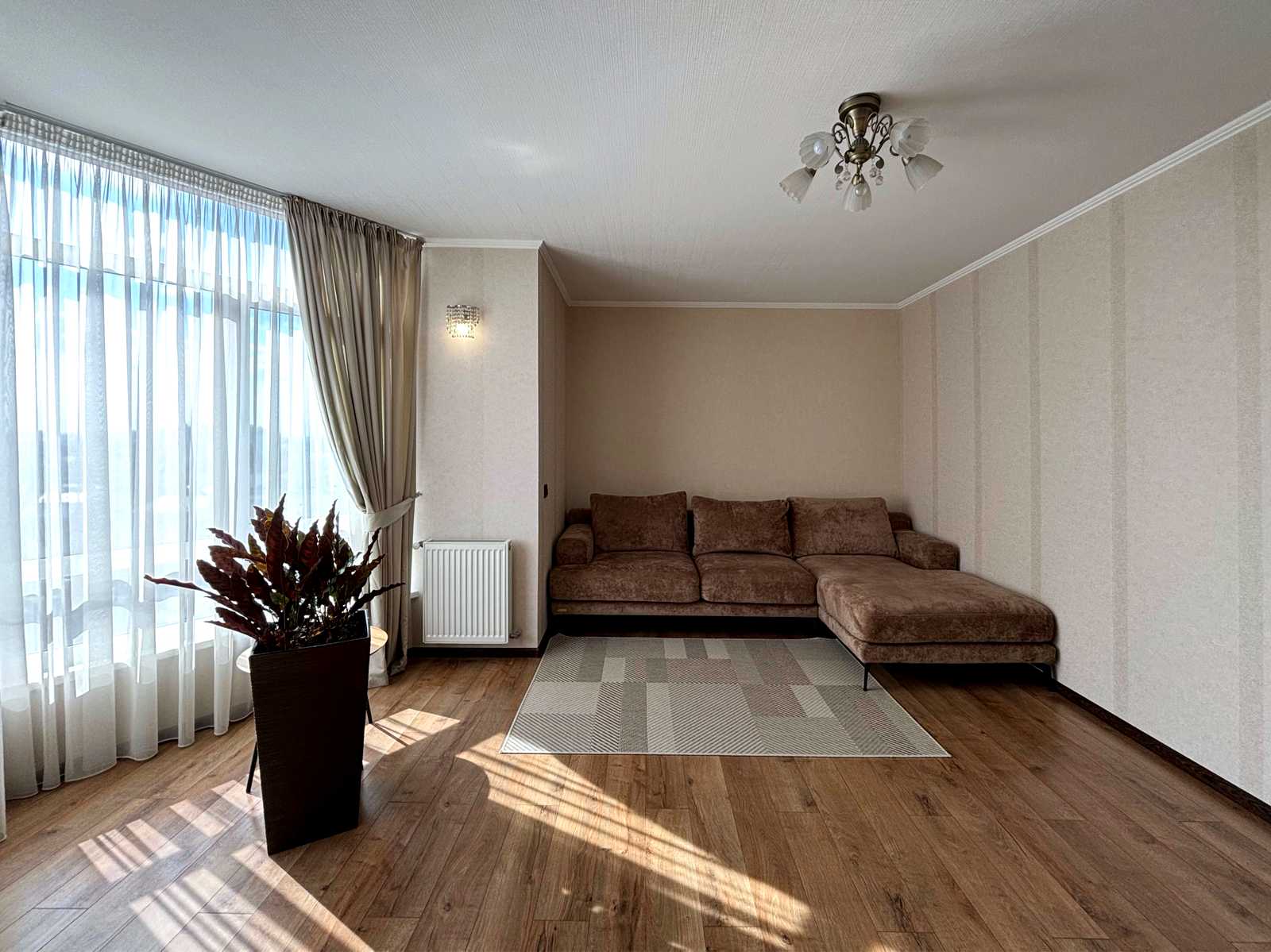 1867688093120624
