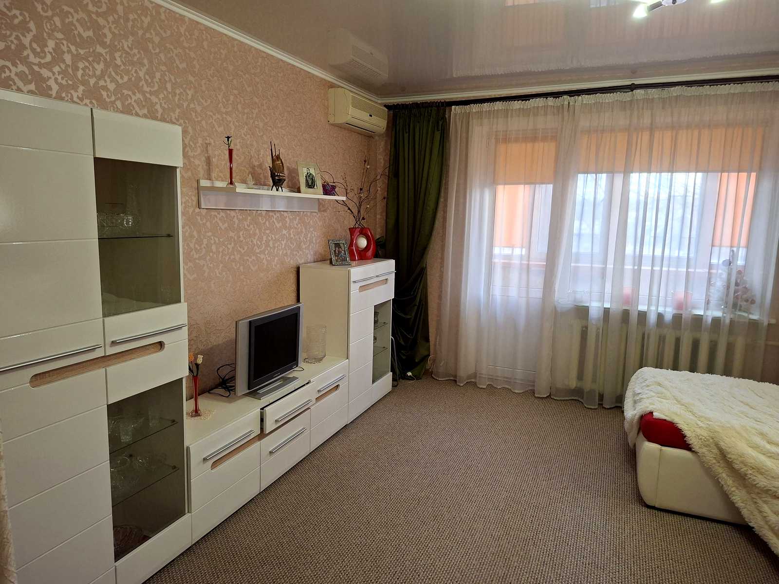 1867696050913231
