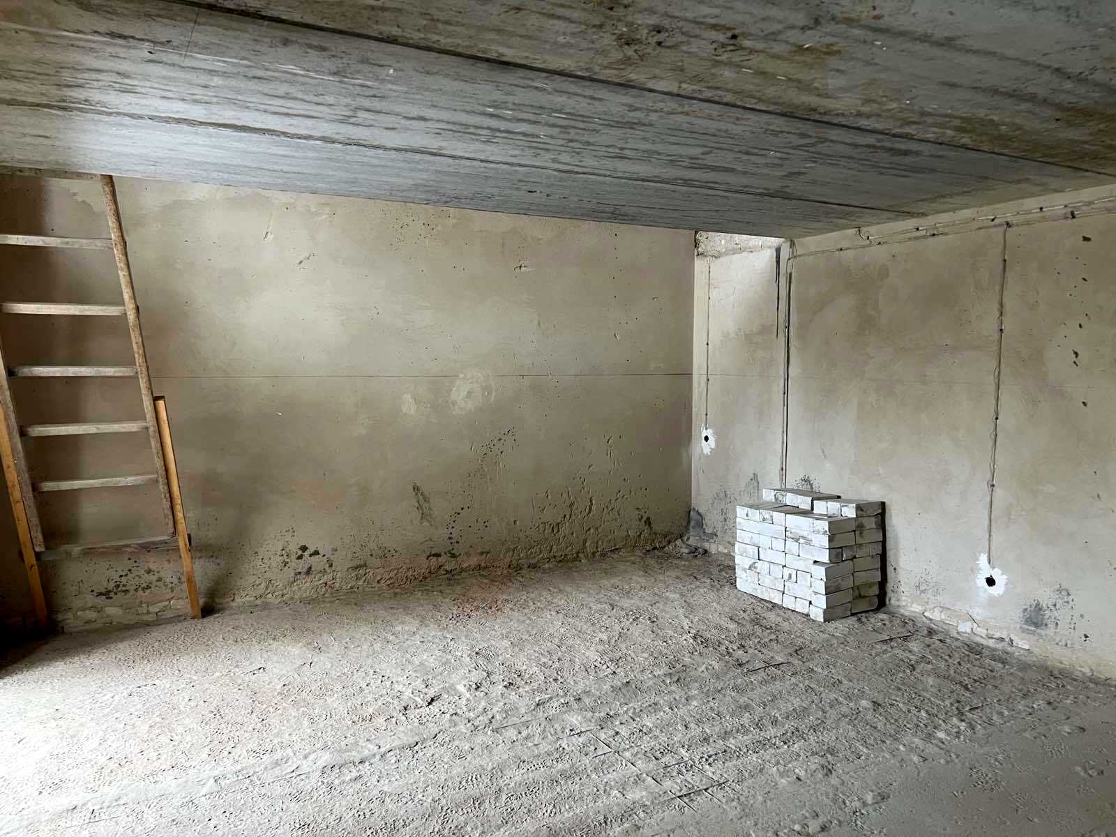 1867703653233815