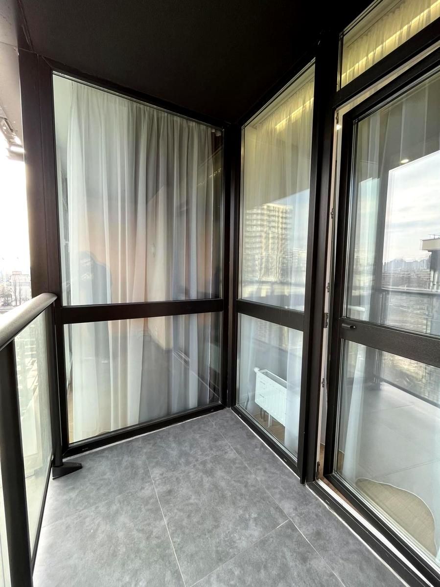 1867710815943903