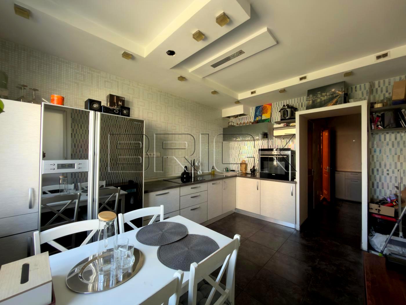 1867711642779001