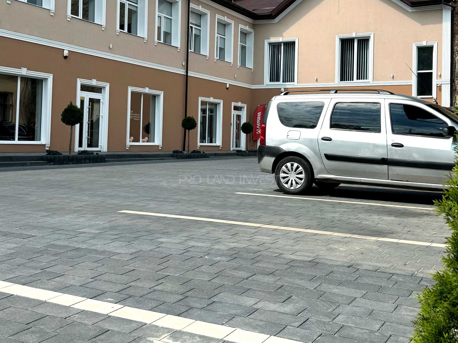 1867711968707316