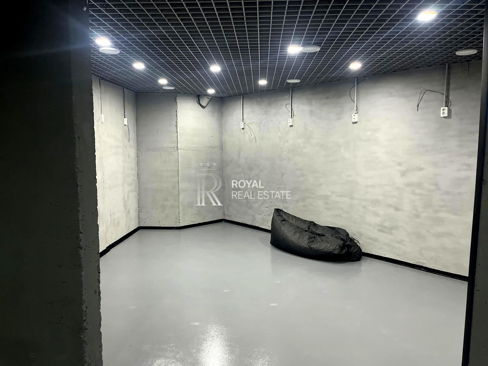 1867734655592354