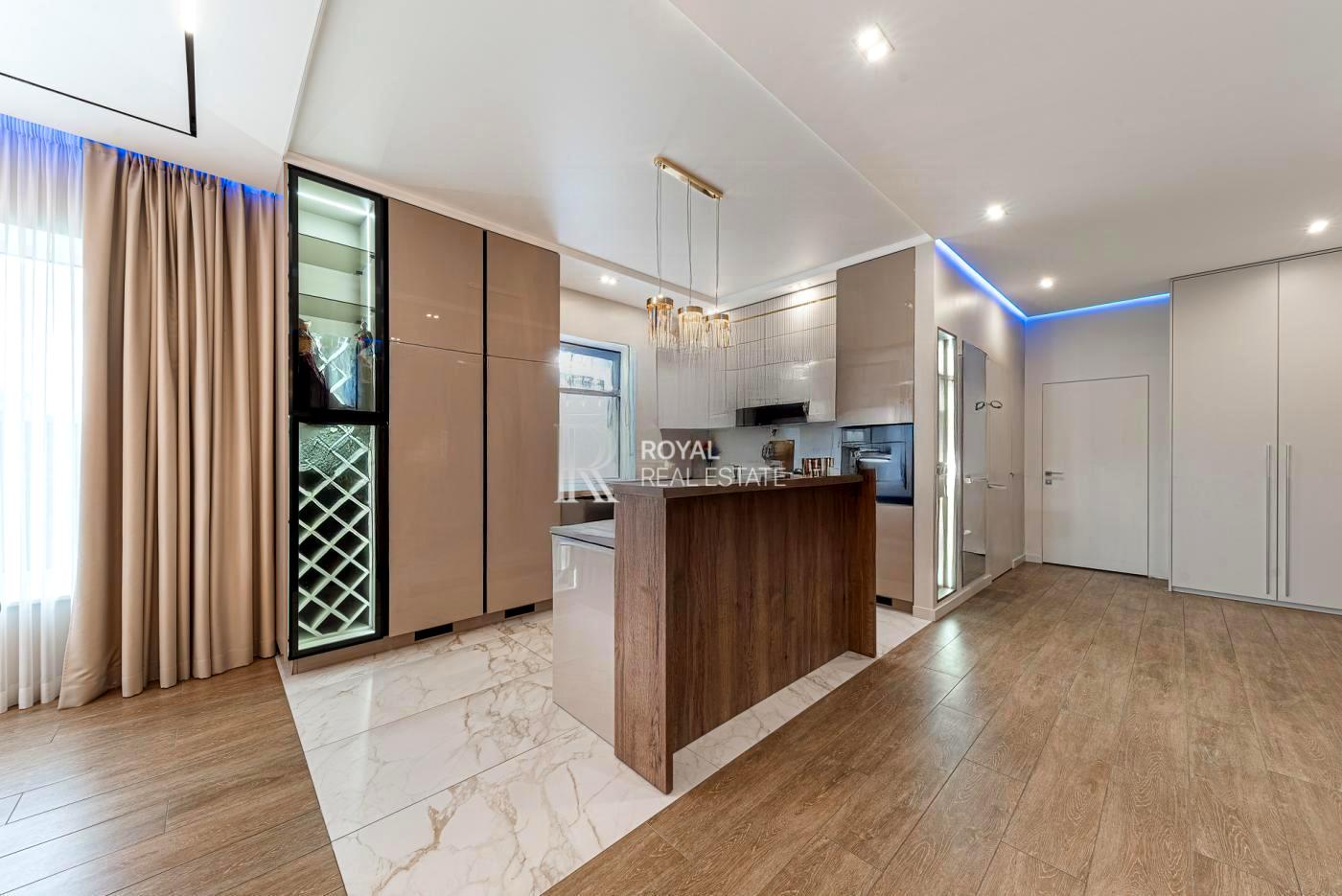 1867735907913555