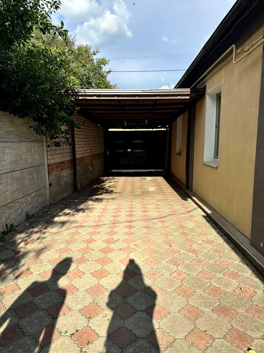 1867775102910422