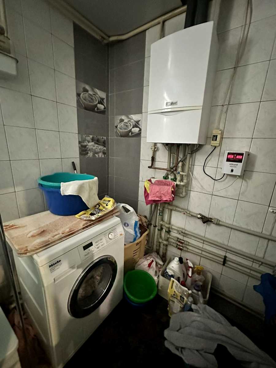 1867775104621773