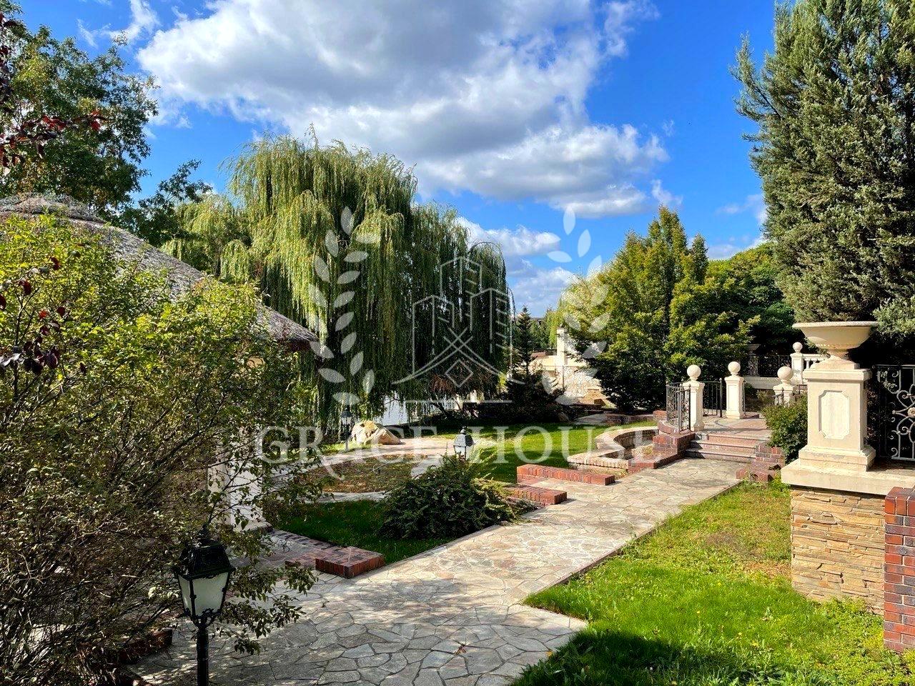 1867776131098000