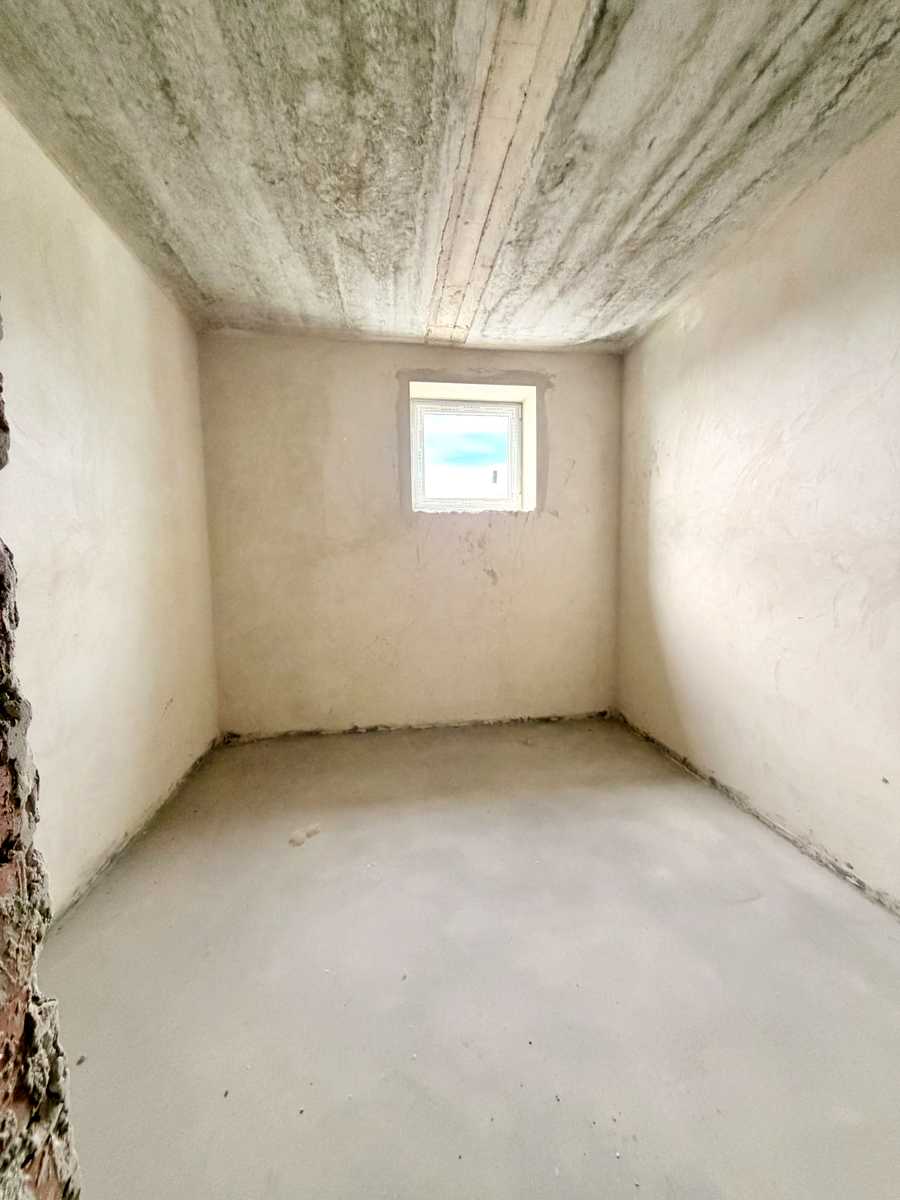 1867777573143239