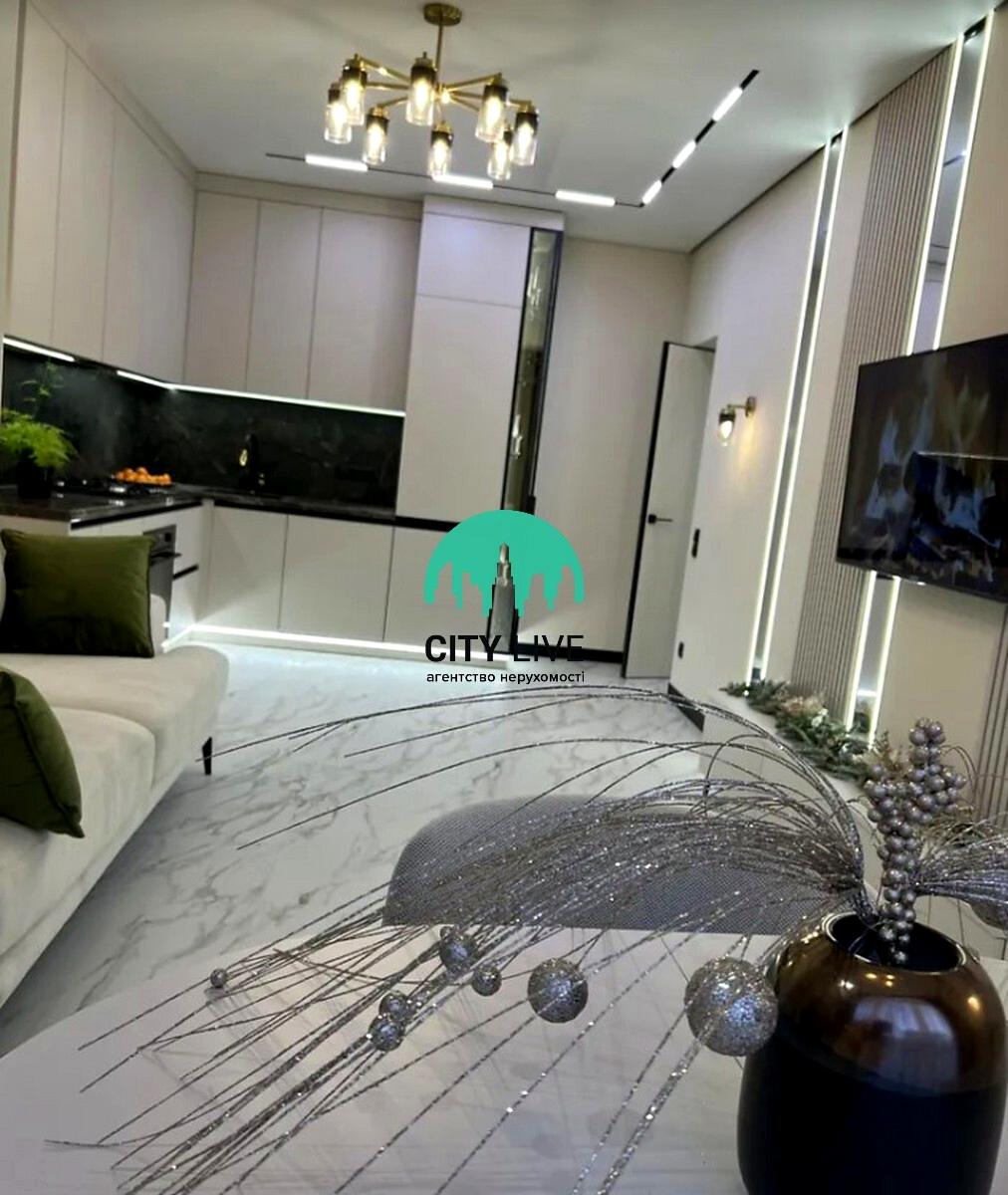 1867777639759552