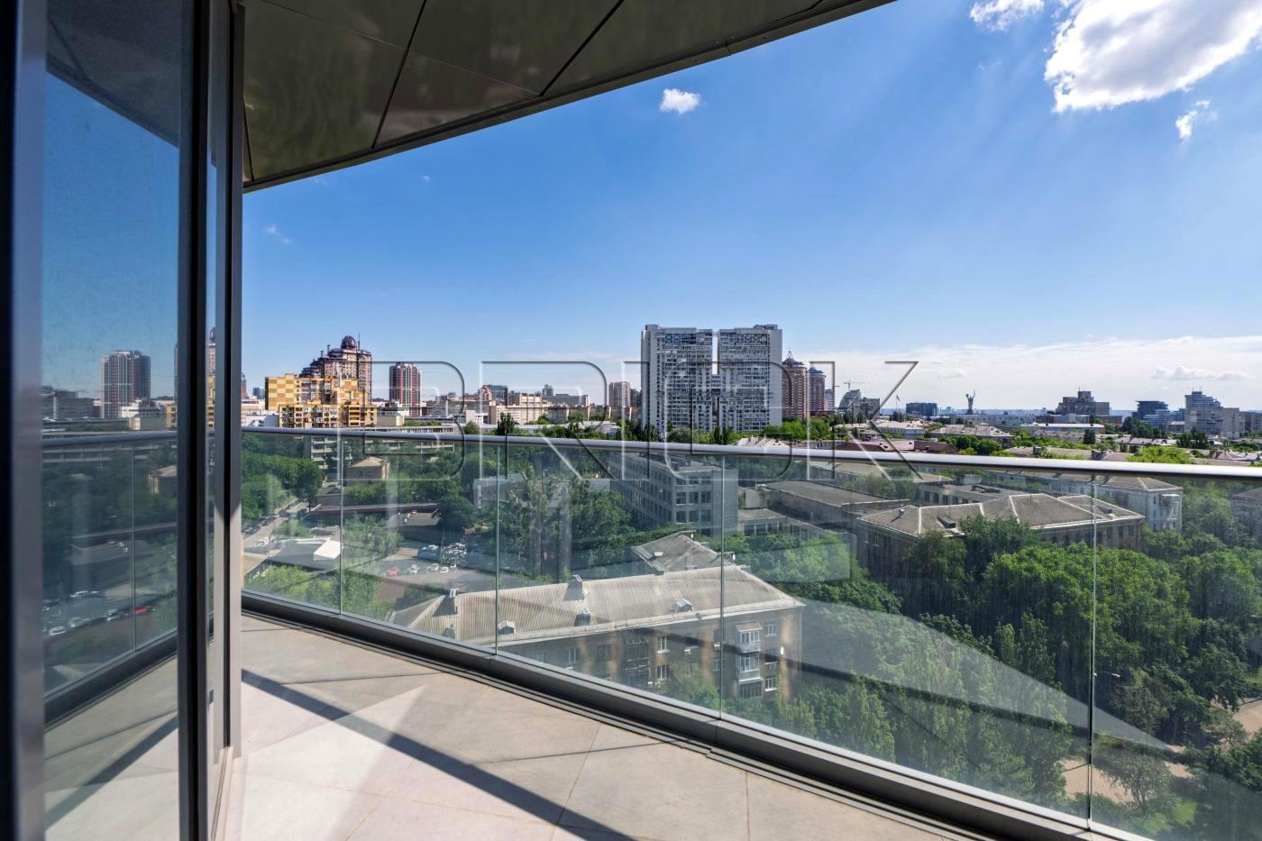 1867778810872781