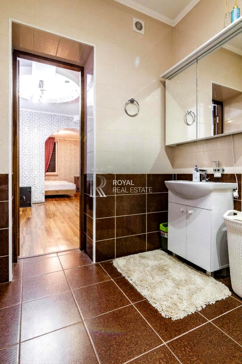 1867779439759937