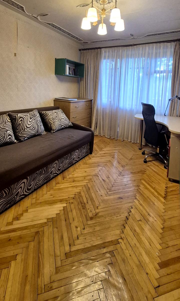 1867780495812503