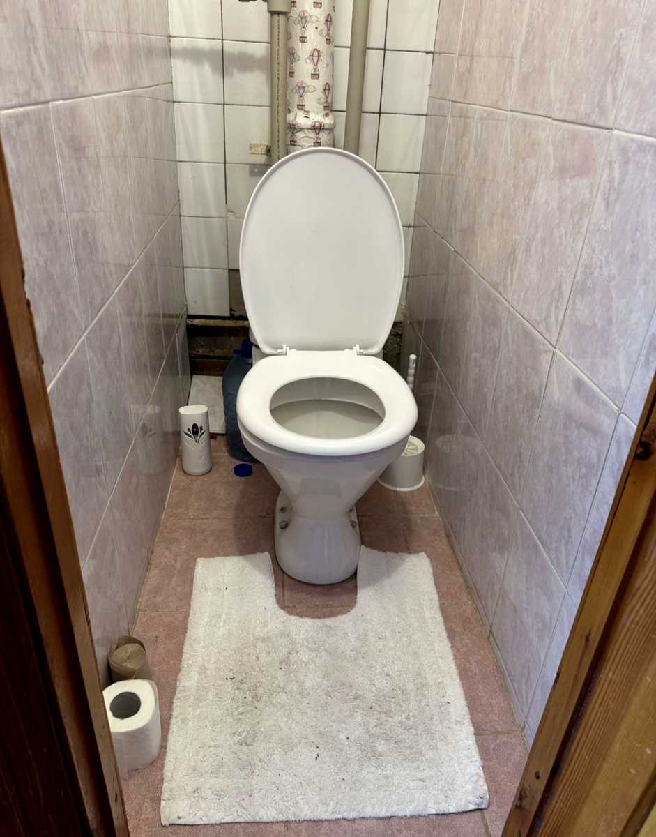 1867784045565909