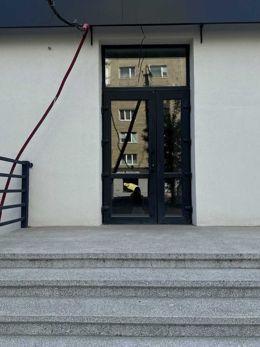 1867785271614051