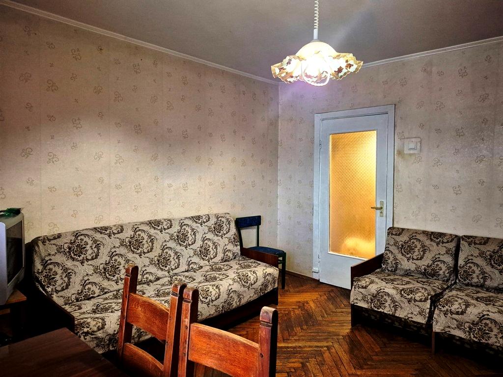 1867785830660229