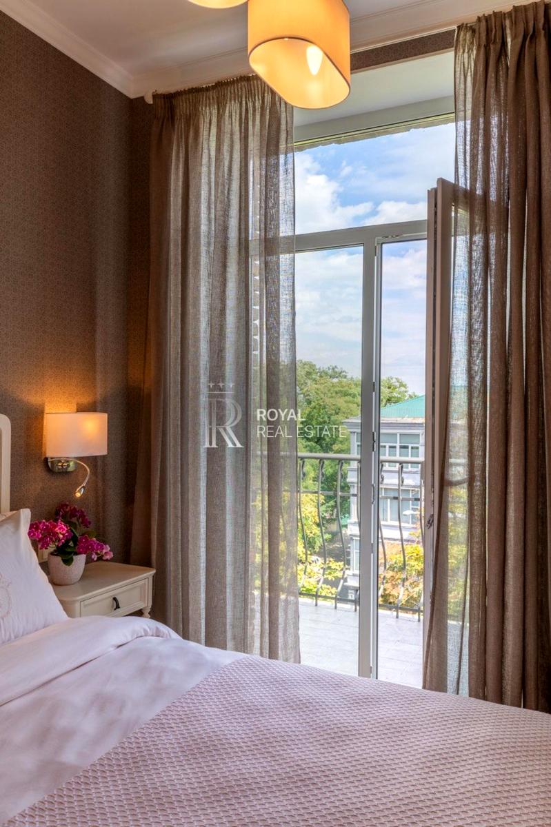 1867787675765969