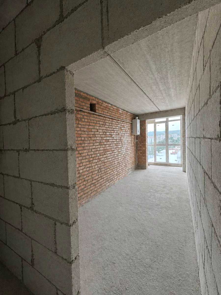 1867789850851996
