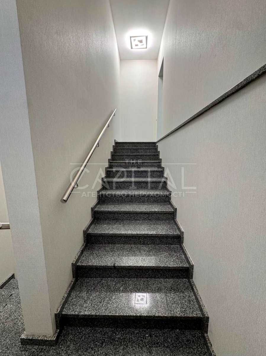 1867792193952558