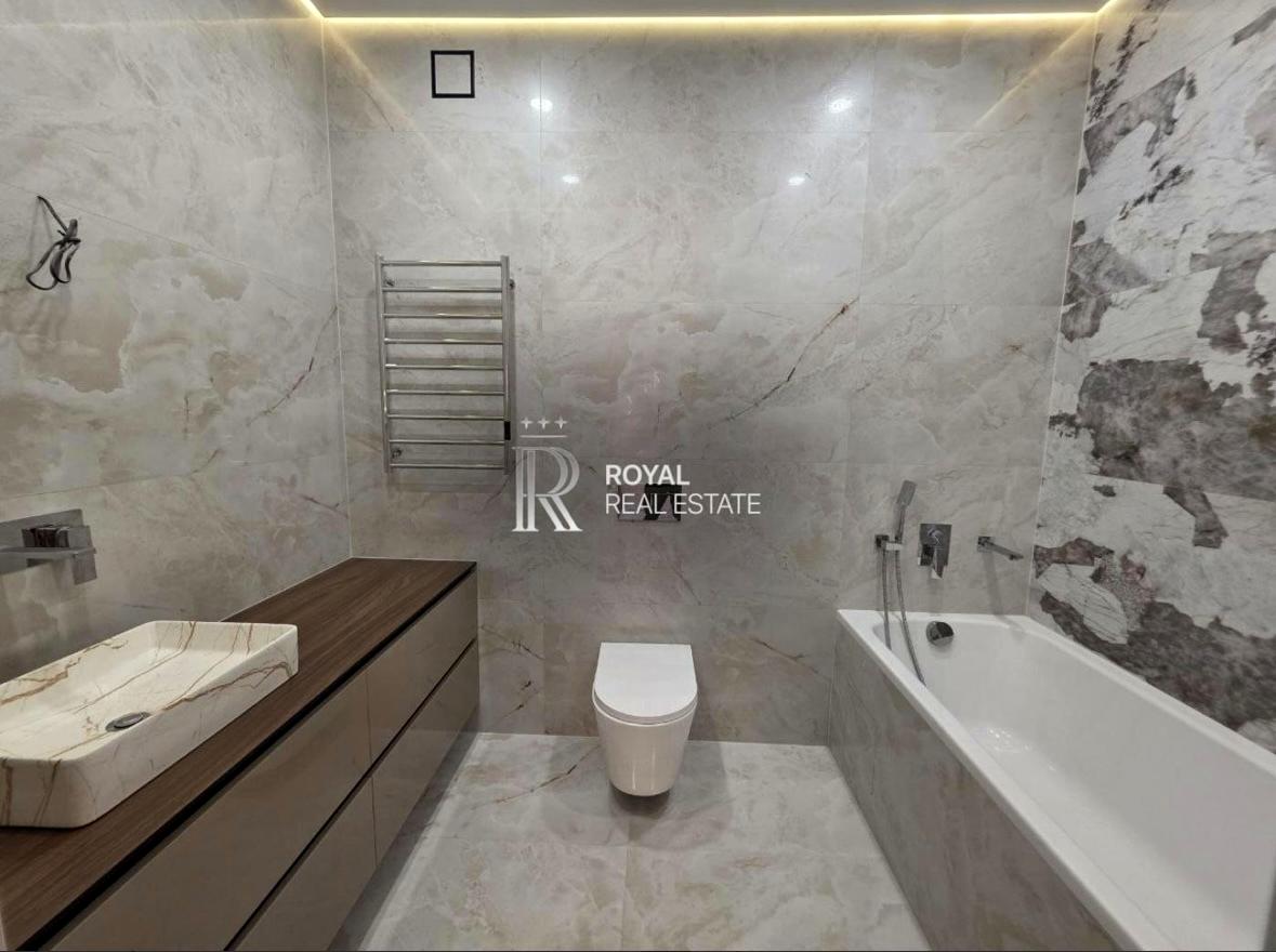 1867792947311645
