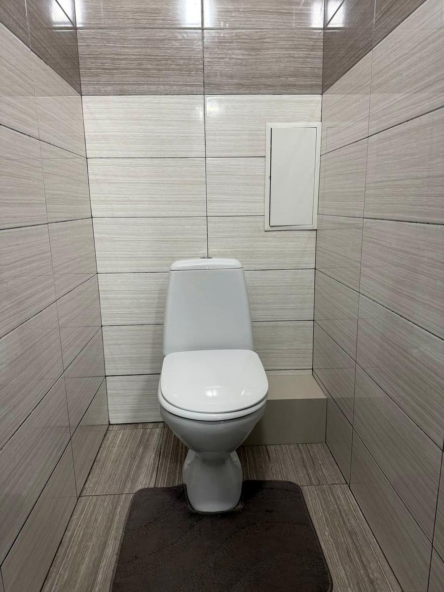 1867794578016082