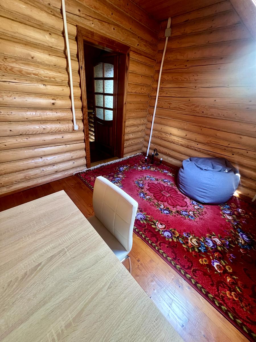 1867797798418699