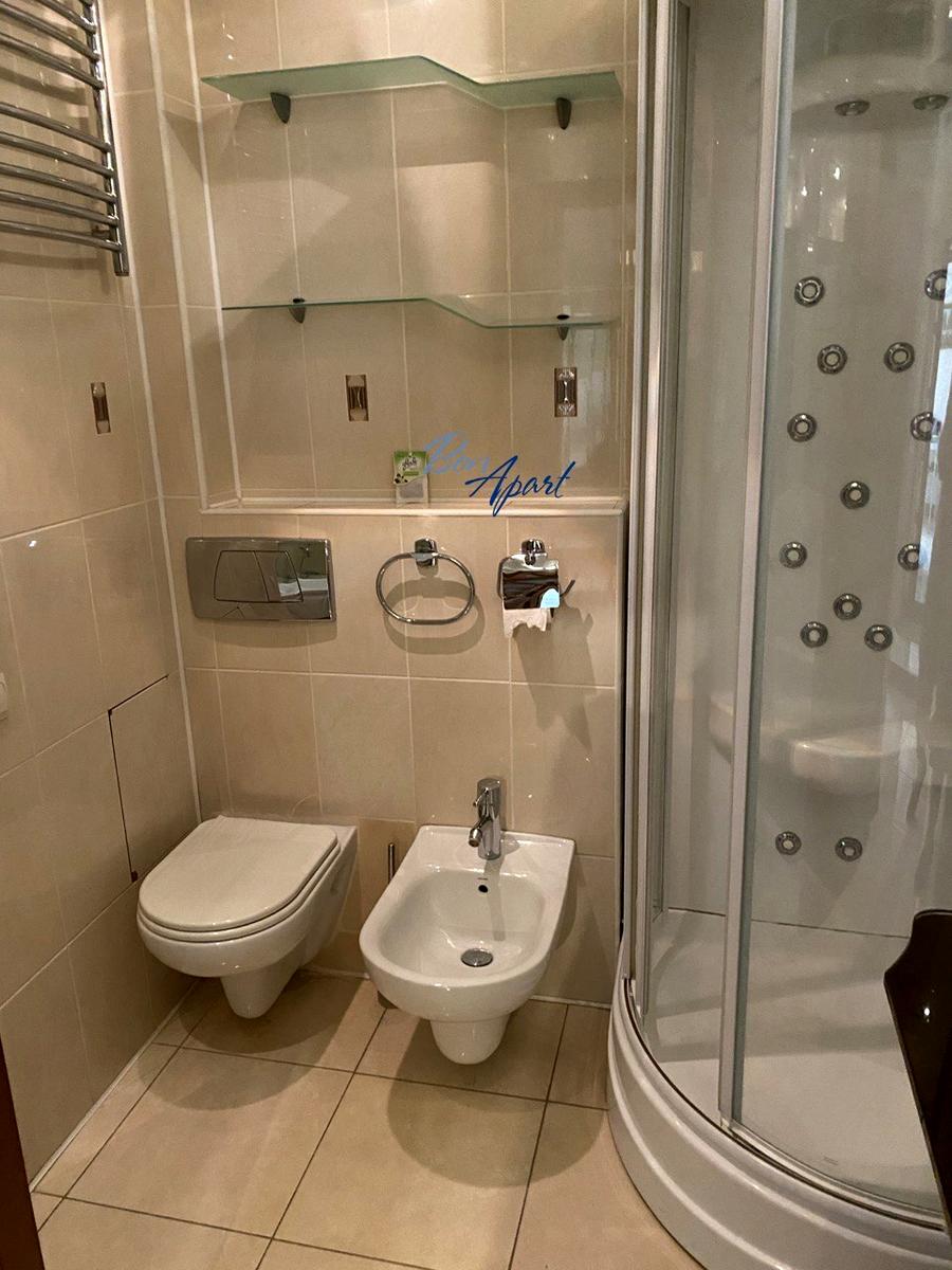 1867800098985221