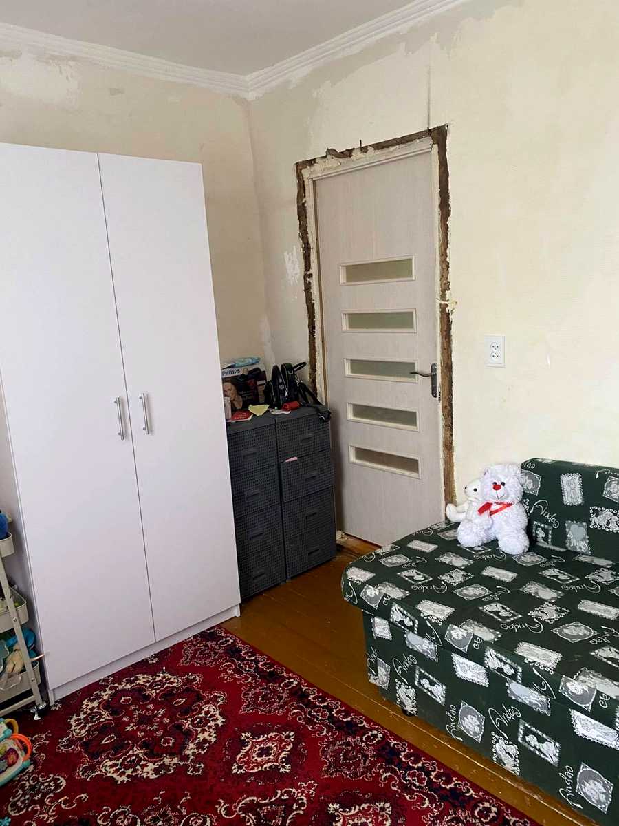 1867801449373804