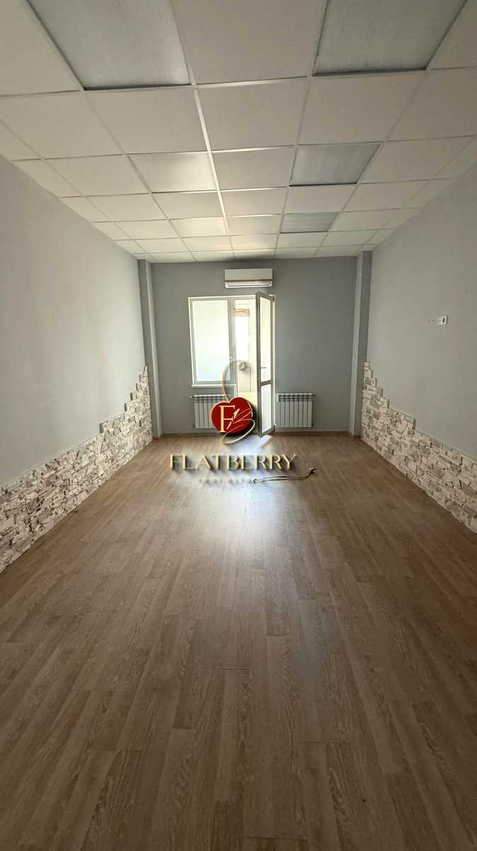 1867805599828313