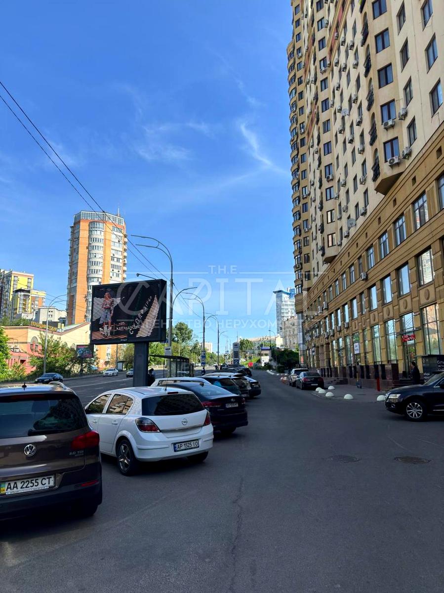 1867808618814317
