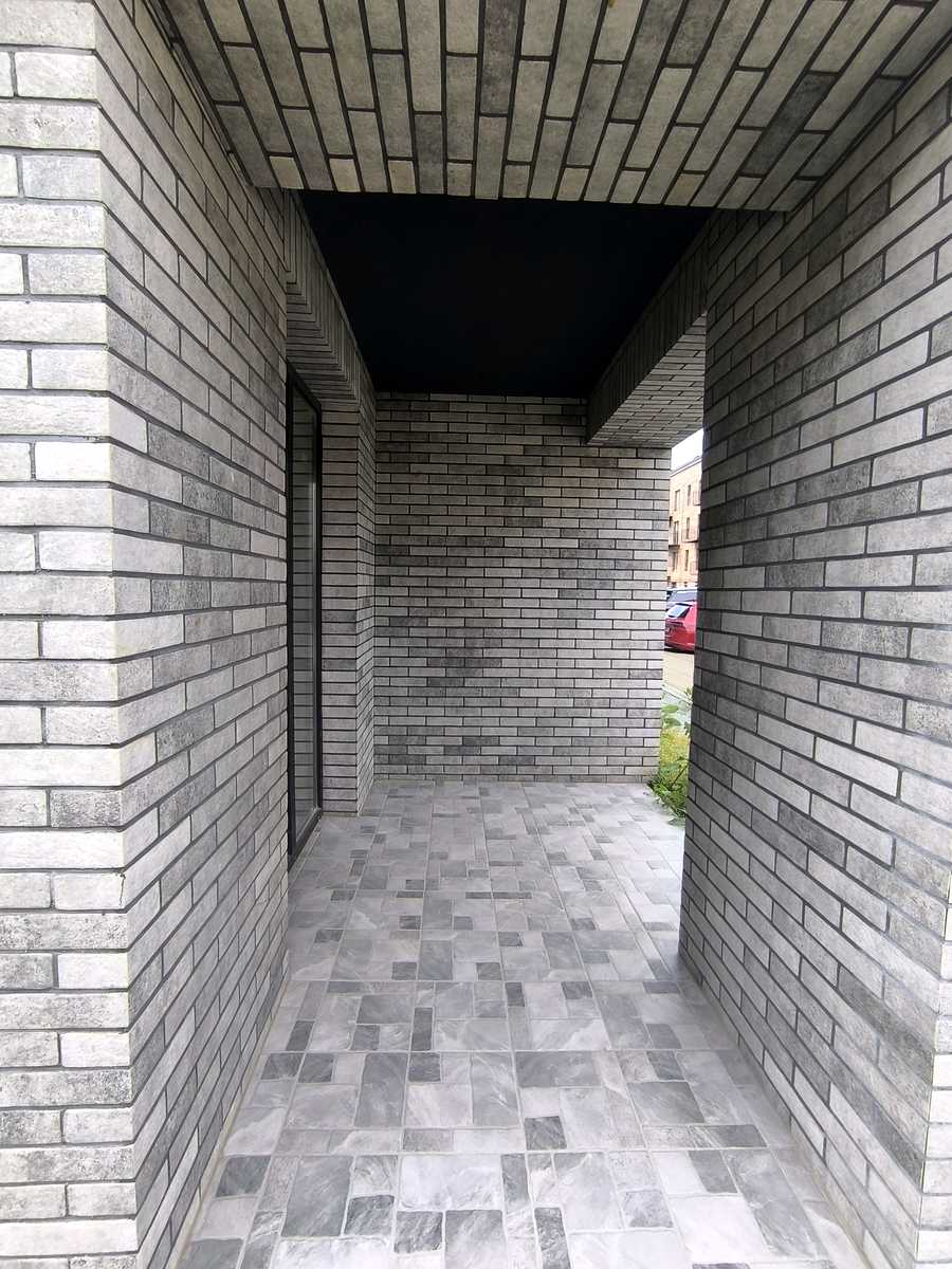 1867817613693514