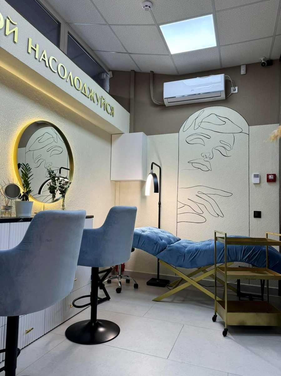 1867829043946485