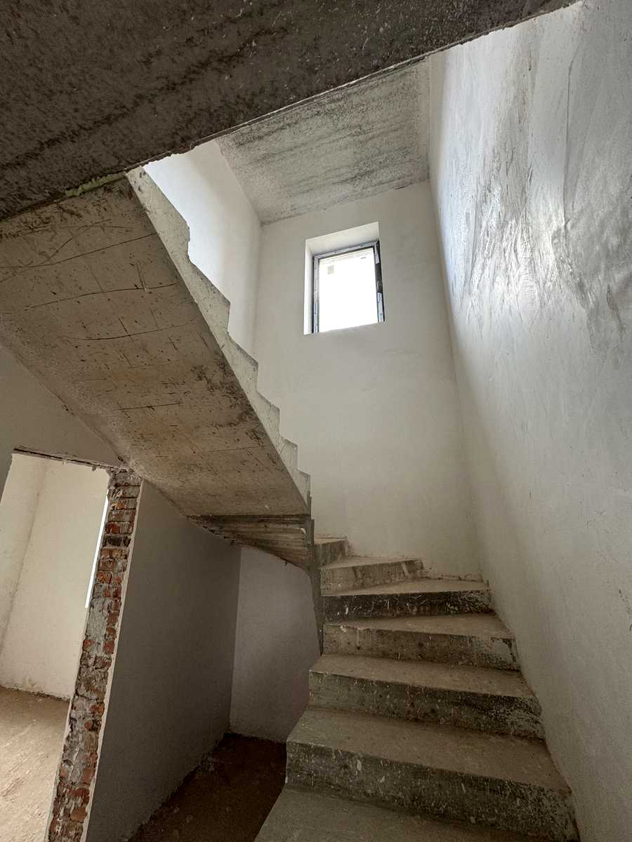 1867863616309131