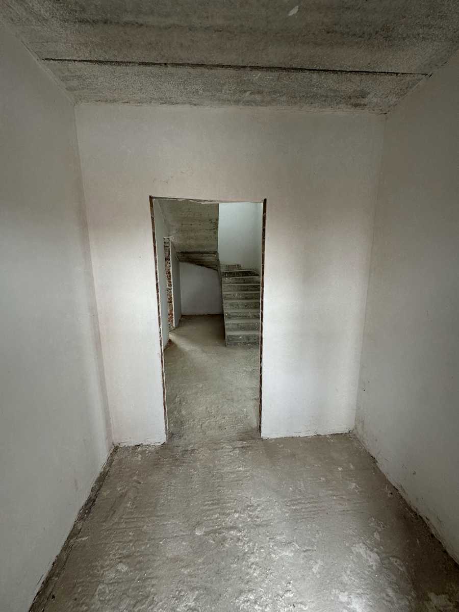 1867863617461805