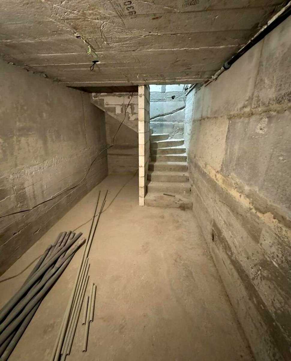 1867869563653733