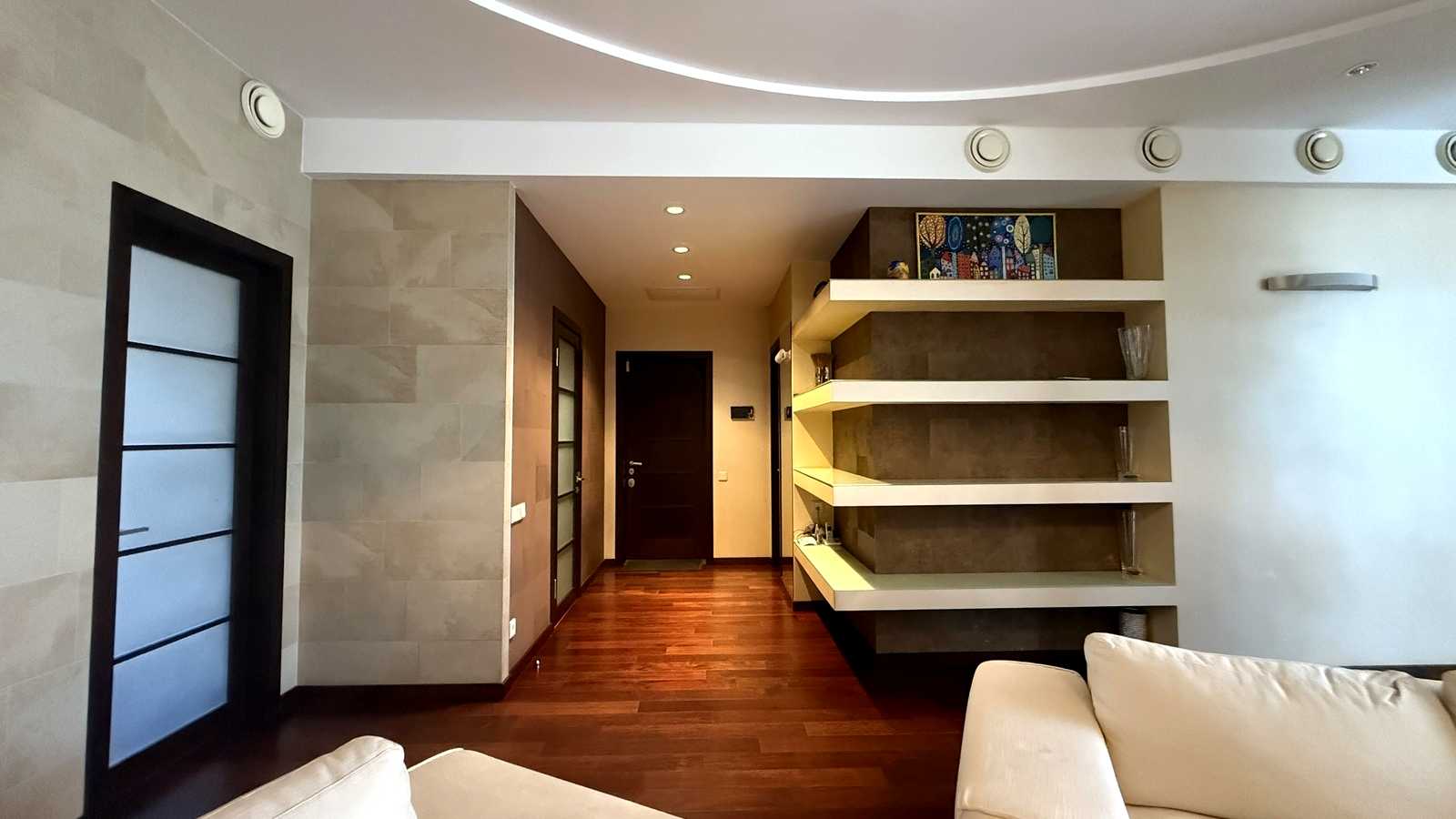 1867874579704769