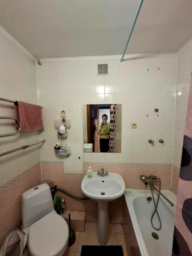 1867882070386081