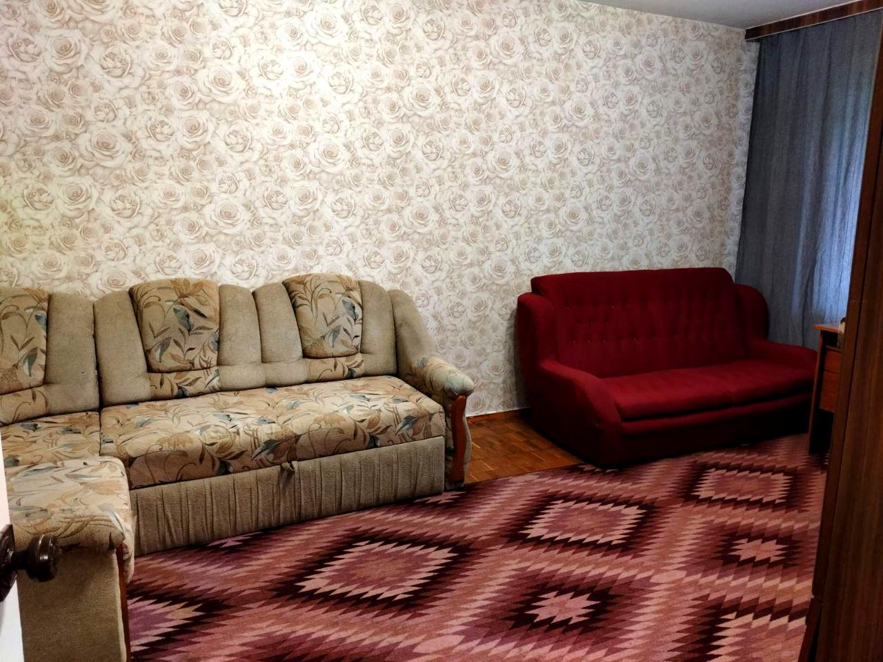 1867884551871760