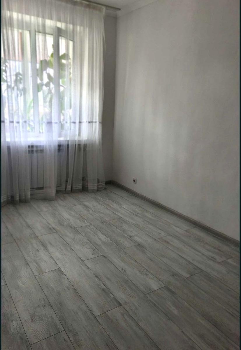 1867884733766317