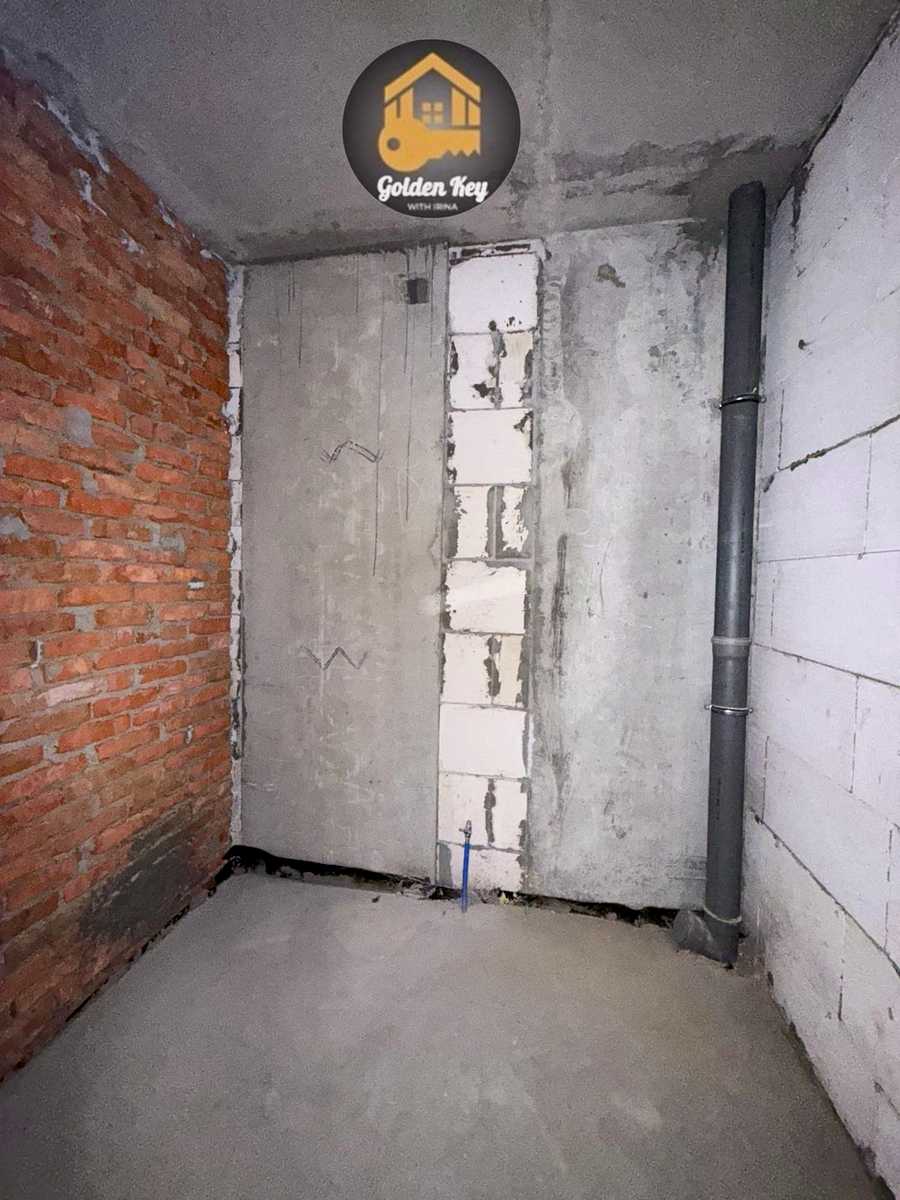 1867899708345676