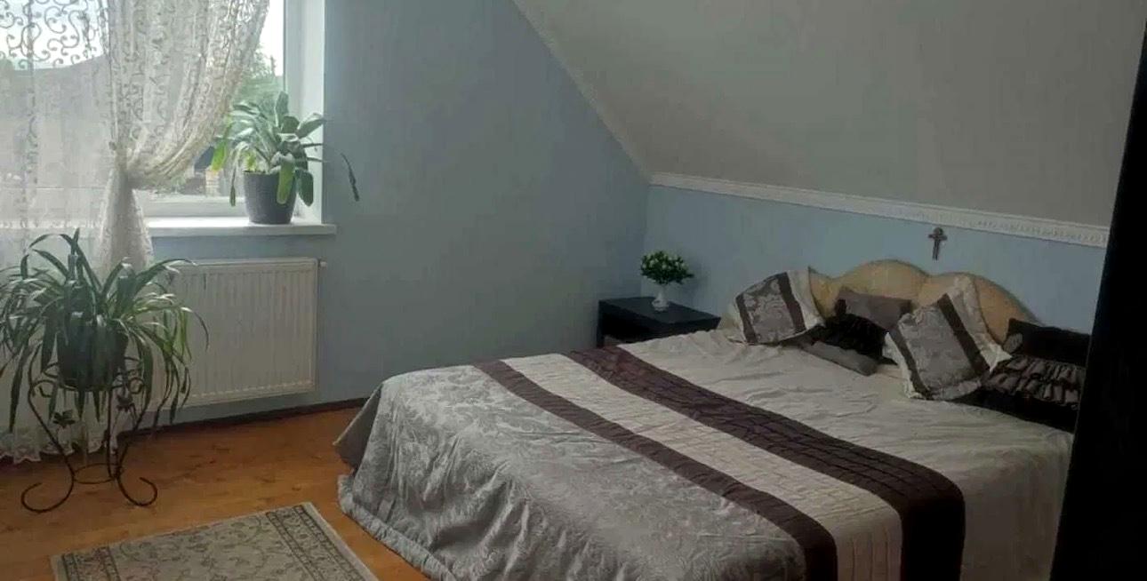 1867902416626304