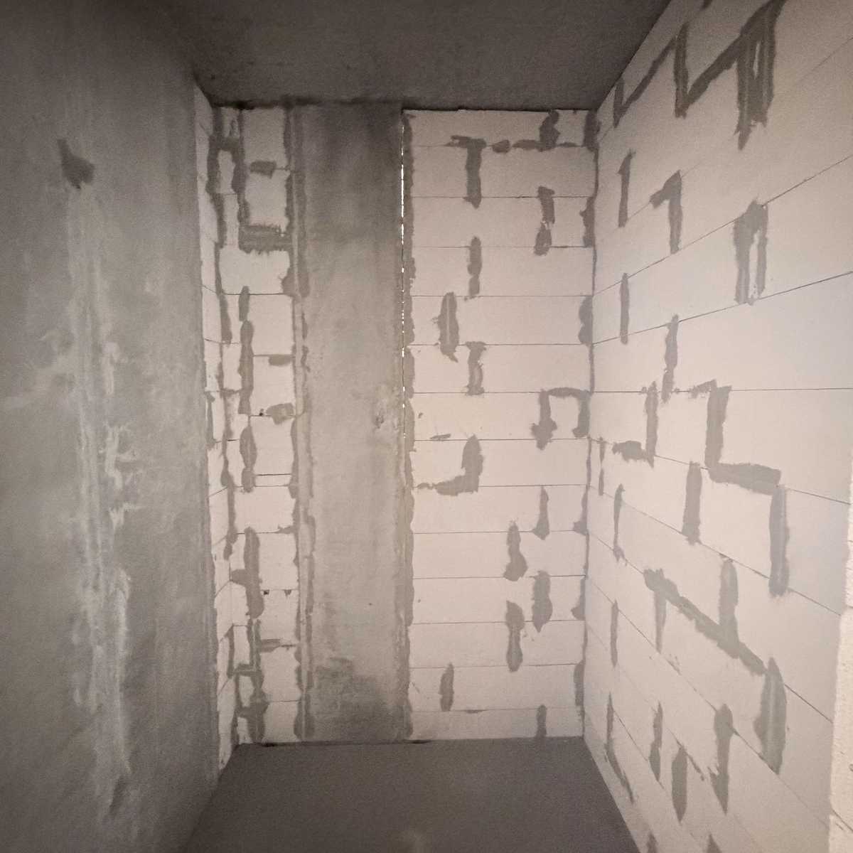 1867904564715335
