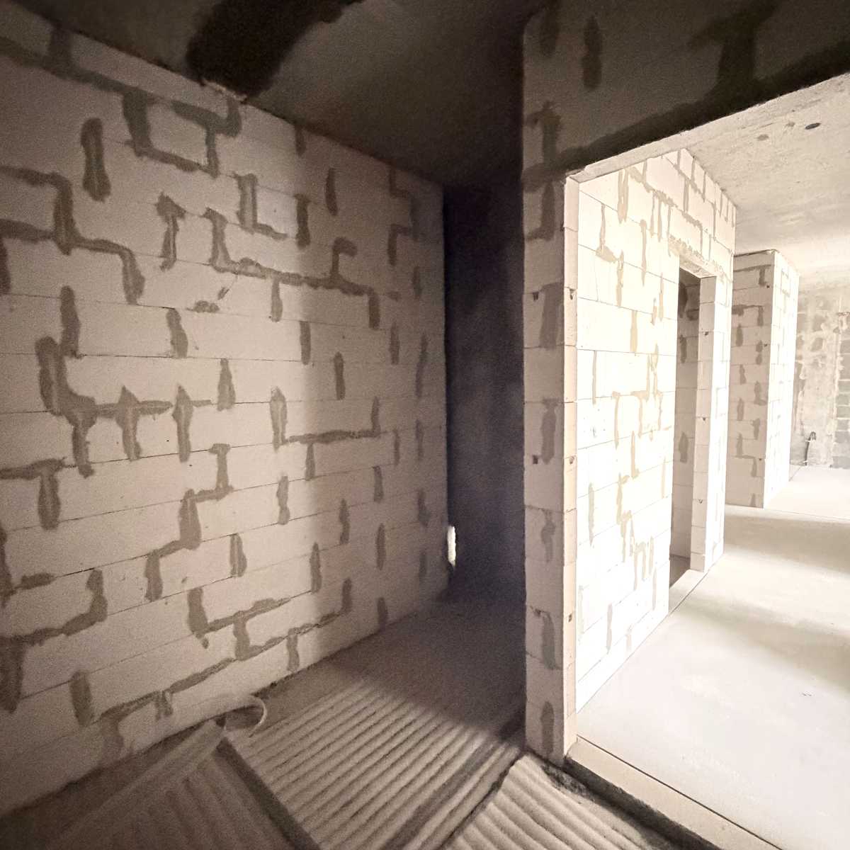 1867904568325894