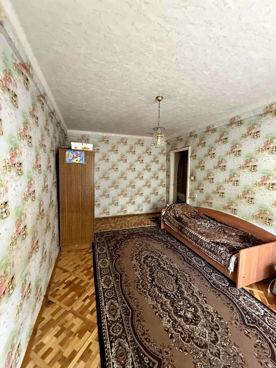 1867972225696784